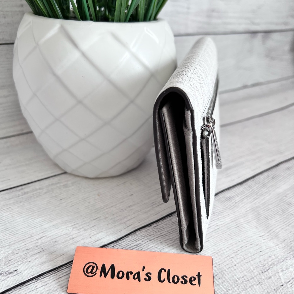 🦋Michael Kors Trifold Wallet - Picture 3 of 7